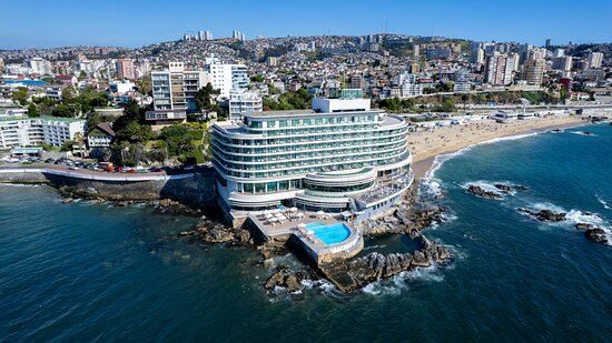 Best Hotels Near Metro Valparaíso Stations for Tourists